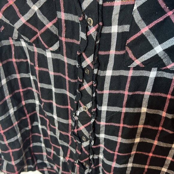 Size medium RW&Co pink, and black plaid button up shirt - Picture 4 of 6